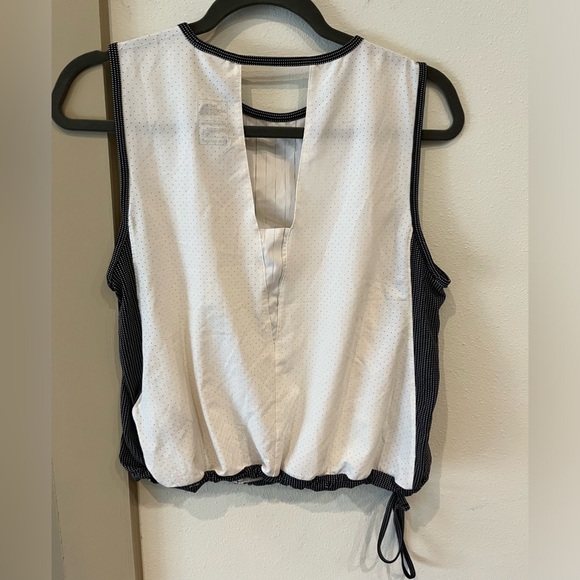 The NorthFace tank top - Picture 2 of 3